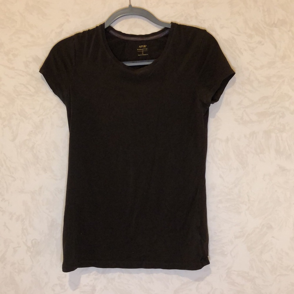 Apt 9 Brown Basic Tee Shirt Size S. Good condition, no flaws.